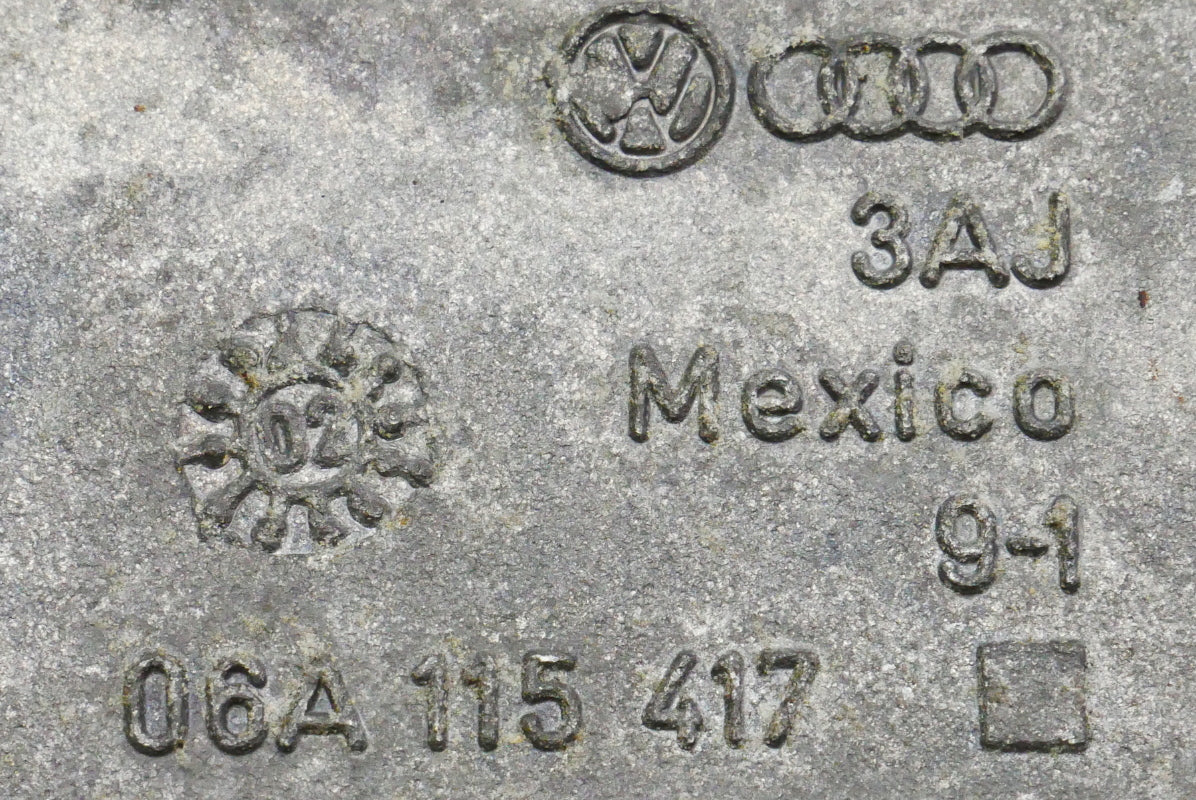 Oil Filter Housing Breather 98-05 VW Beetle Golf Jetta MK4 2.0 - 06A 115 417