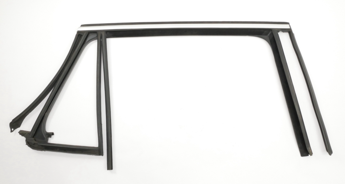 RH Rear Door Window Chrome Trim Seal 09-14 VW Jetta  Sportwagen MK5 MK6 Wagon