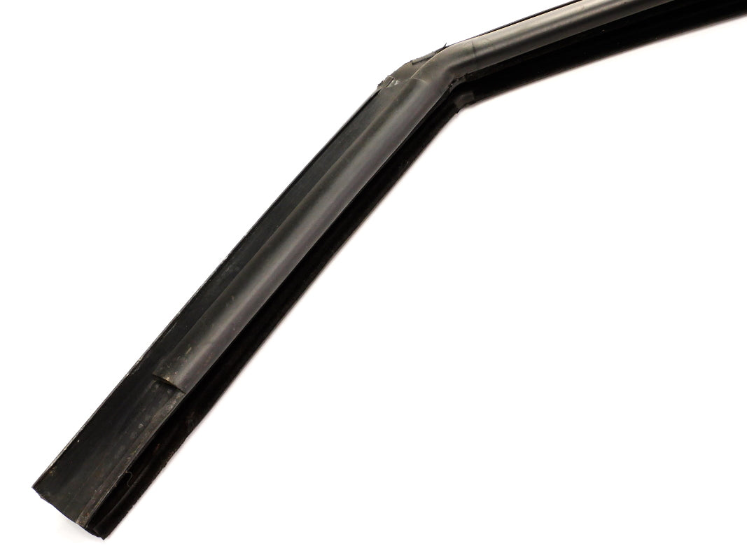 RH Rear Door Window Molding Seal Trim 99-05 VW Jetta Sedan 4dr MK4 1J5 839 432 C