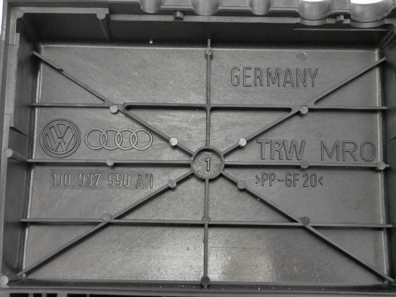Battery Top Fuse Distribution Box 99-05 VW Jetta Golf GTI Beetle 1J0 937 550 AH
