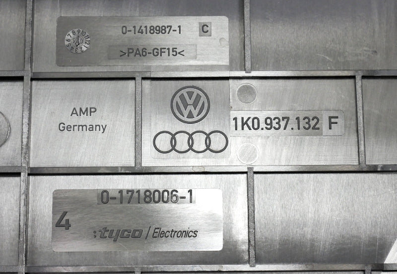 Engine Bay Fuse Relay Box & Plugs 06-08 VW Passat B6 2.0T Genuine 1K0 937 124 P