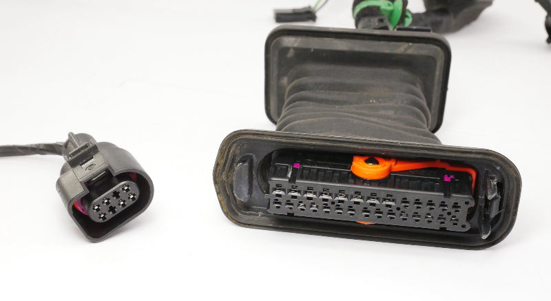 Fuel Injectors Set & Rail 07-09 VW R32 Eos Audi A3 TT 3.2 VR6 - 022 133 315 AB