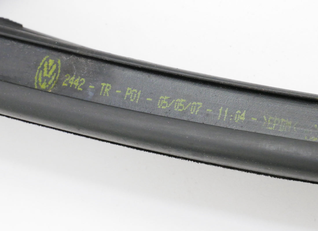 LH Front Door Window Seal Molding 06-09 VW Rabbit GTI R32 2DR MK5 1K3 837 431 D