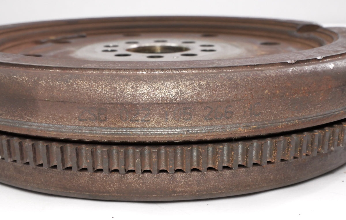 Dual Mass Flywheel Audi TT A3 Eos Passat CC R32 MK5 3.2 3.6 VR6 - 022 105 266 AC