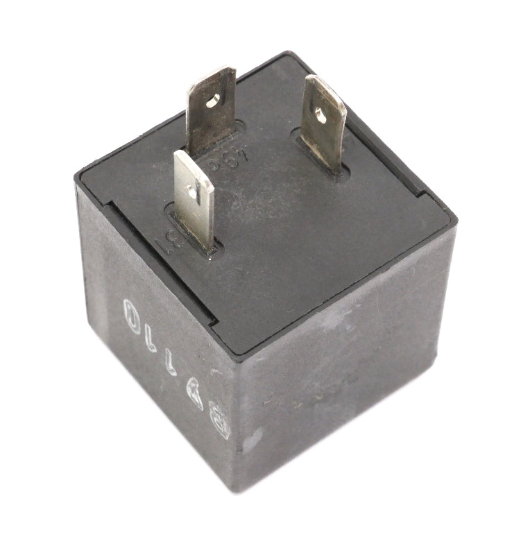 Turn Signal Relay 21 VW Audi Jetta Golf Passat Vanagon Cabriolet - 111 953 227 D