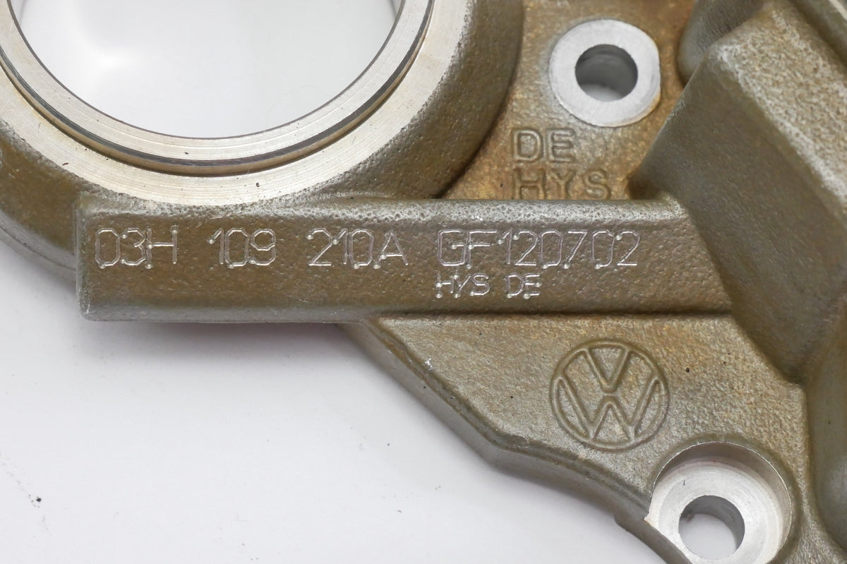 Timing Gear Case VW R32 Passat Eos Touareg Audi TT Q7 3.2 3.6 - 03H 109 210 A