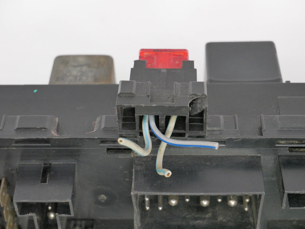 Fuse Box Panel & Relays 86-91 VW Vanagon T3 Westfalia - Genuine - 171 941 813 D