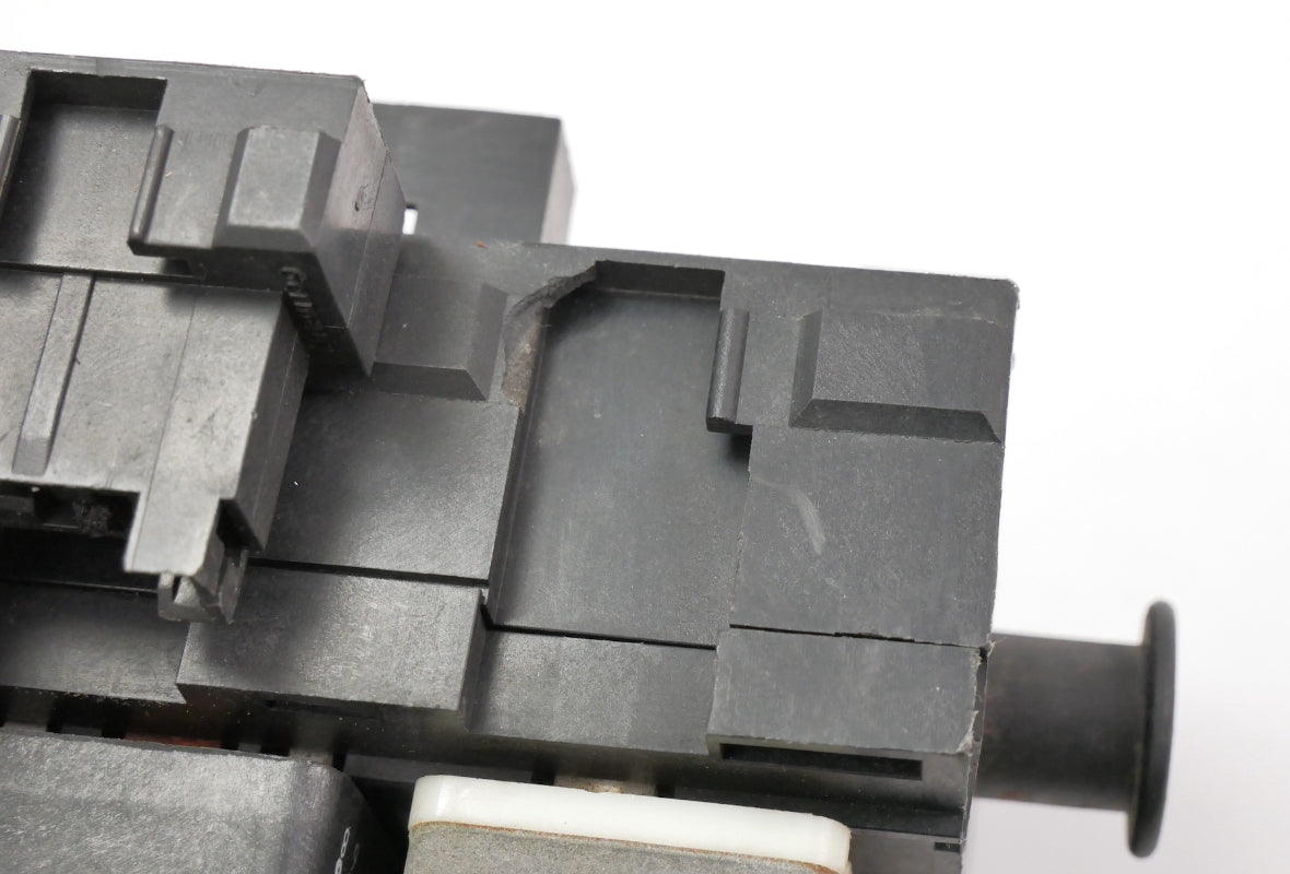 CE1 Fuse Block Box Fusebox & Relays 85-93 VW Cabriolet - Genuine - 171 941 813 D