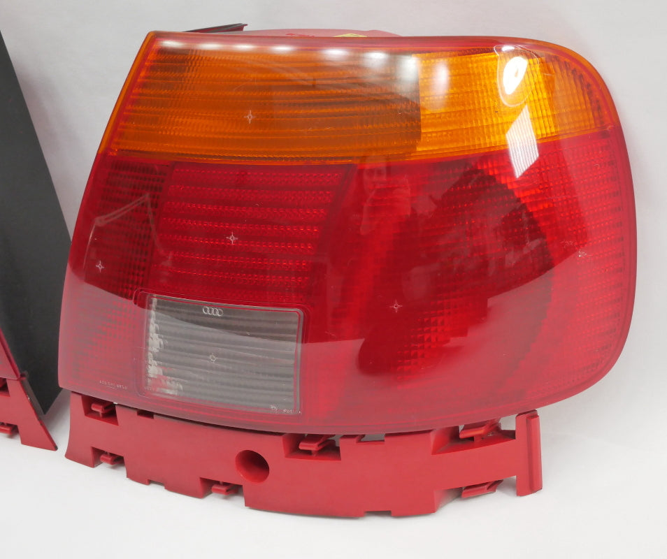 Taillight Tail Light Lamp Set 96-97 Audi A4 B5 - Genuine - 8D0 945 095 / 096 B