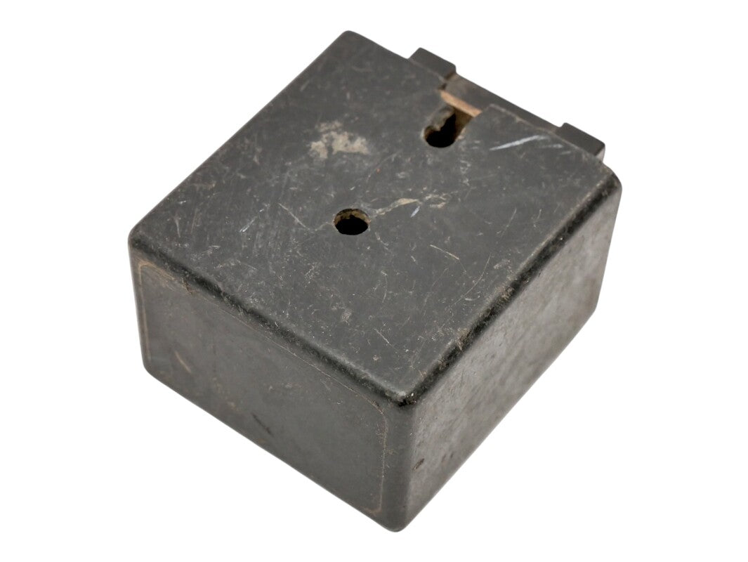 Wiper Relay Audi 100 Hella 5WG 002 450-04 / 821 955 531 C