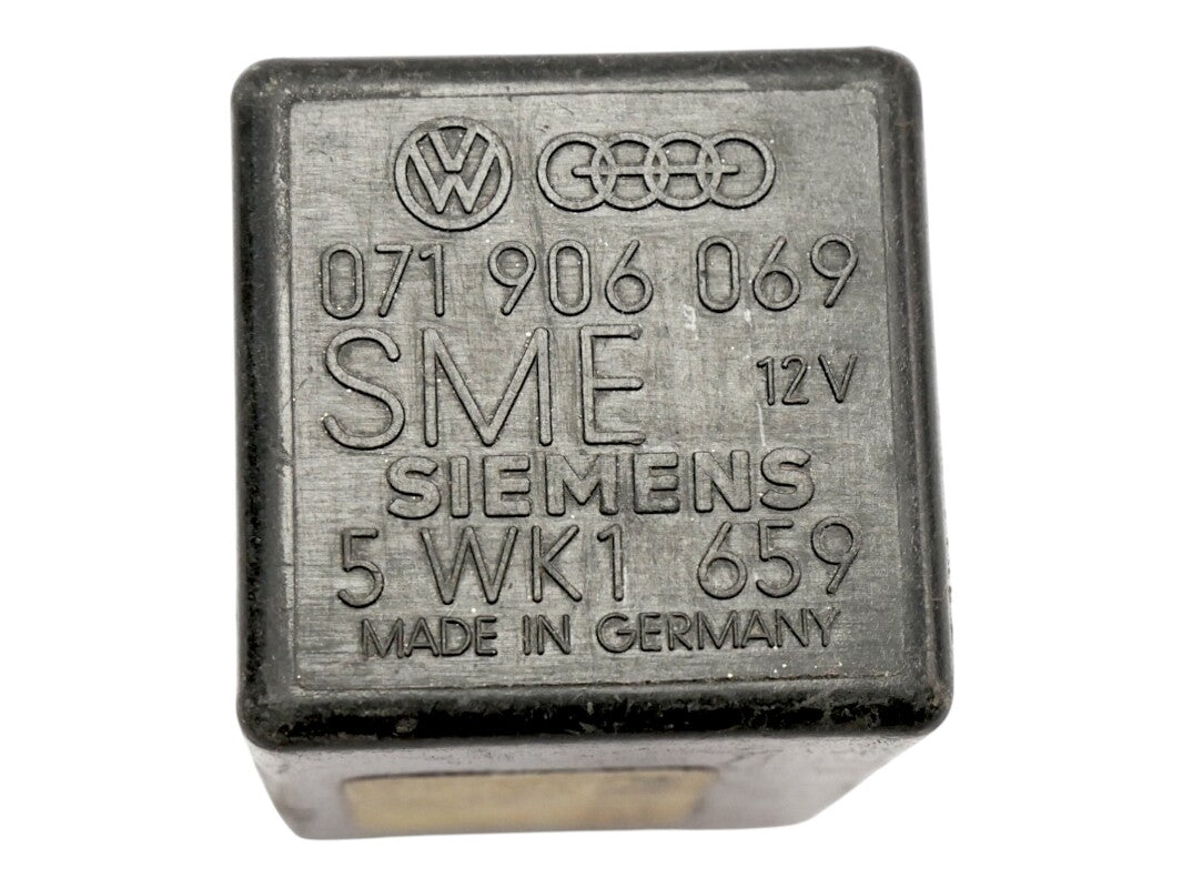 Fuel Enrichment Relay 1982 VW Vanagon - Genuine - 071 906 069