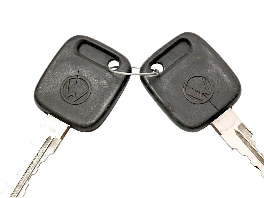RH Front Exterior Door Handle w/ Keys 76-92 VW Jetta Rabbit Golf MK1 MK2 Genuine