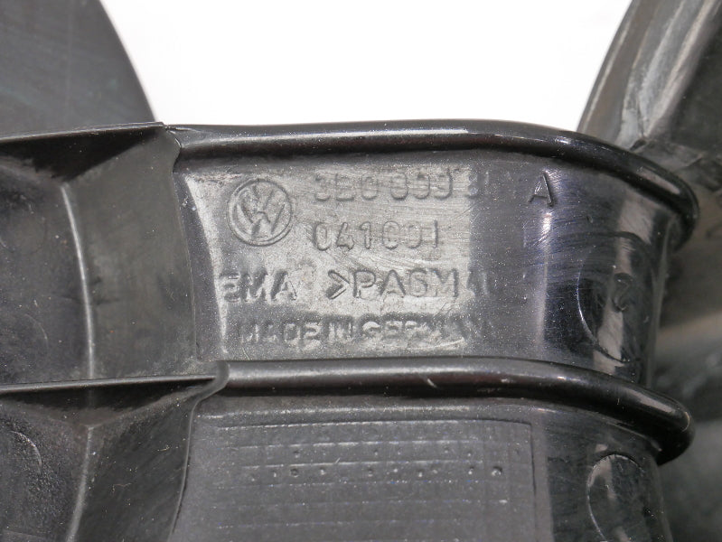 Gas Fuel Door Lid Flap Assembly 98-01 VW Passat B5 - LC9Z Black - 3B0 809 857 A