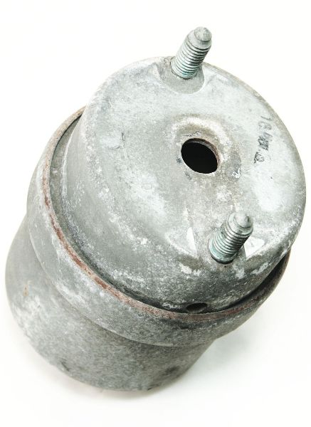RH Engine Motor Mount Bushing 2.8 VR6 97-03 VW EuroVan - 7D0 199 132 D