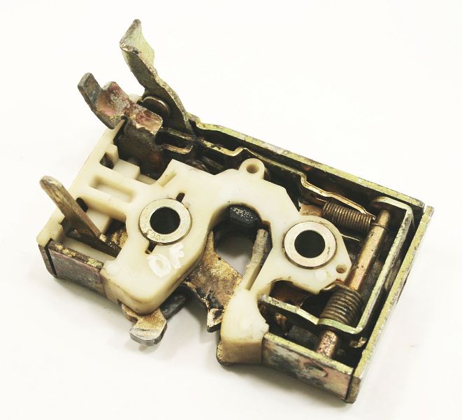 LH Front Door Latch Lock 75-84 VW Rabbit Cabriolet Jetta MK1 - 171 837 015 F