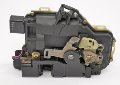 RH Front Door Latch Lock VW Jetta Golf GTI MK4 Beetle Passat B5 - 3B1 837 016 D
