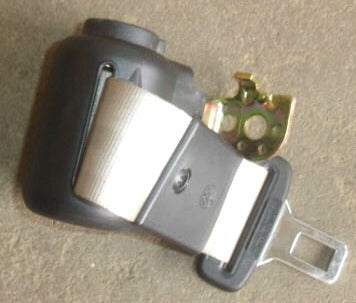 Center Rear Seat Belt Seatbelt Tan VW 98 Passat B5 - 3B0 857 813 B