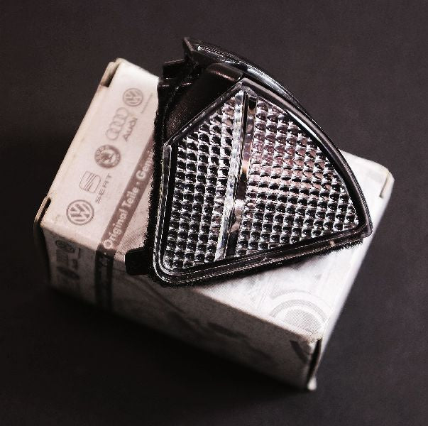 NOS RH Mirror Puddle Light Lamp 05-10 VW Jetta Rabbit Passat GTI - 3C0 945 292