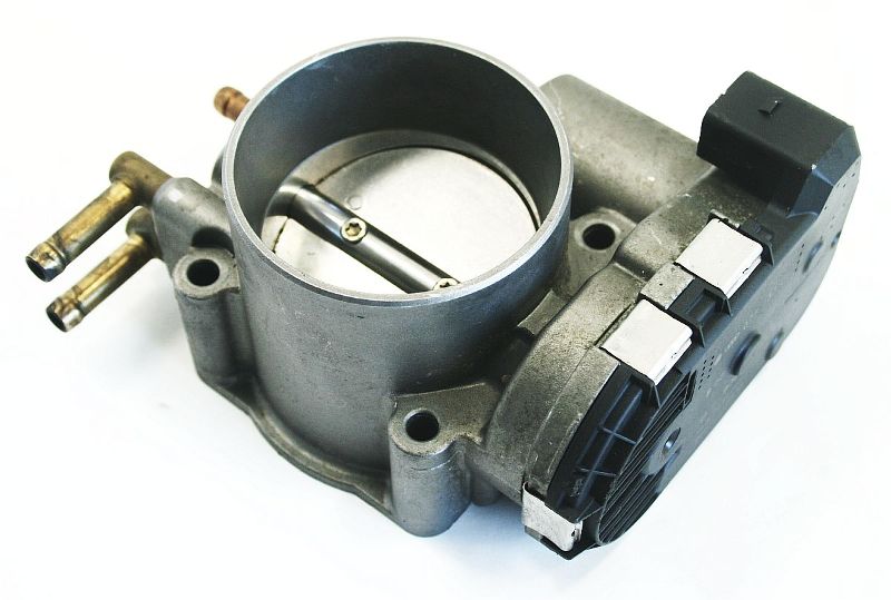 Throttle Body 00-05 Audi A4 A6 C5 VW Passat B5 V6 2.8 3.0 ATQ AVK  078 133 062 B
