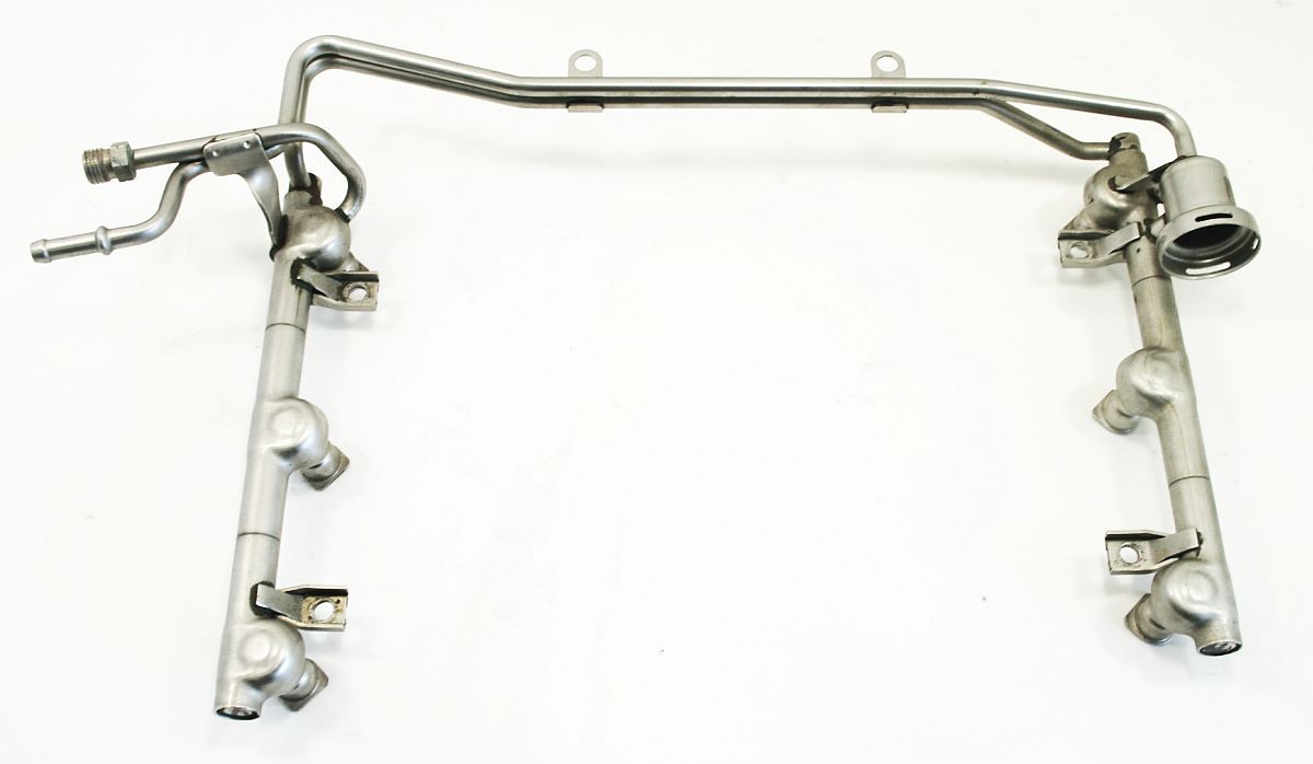 Engine Fuel Line Rail AVK 3.0 02-04 Audi A4 A6 B6 C5 - Genuine - 06C 133 681 J