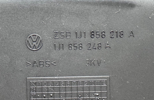 RH Dash End Cap Cover Interior Trim 99-05 VW Jetta Golf GTI MK4 - 1J1 858 218 A