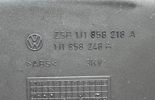 RH Dash End Cap Cover Interior Trim 99-05 VW Jetta Golf GTI MK4 - 1J1 858 218 A