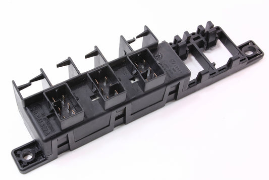 Fuse Box Relay Panel Board 98-05 VW Passat B5 Audi A4 A6 A8 S8 - 8L0 941 822 A