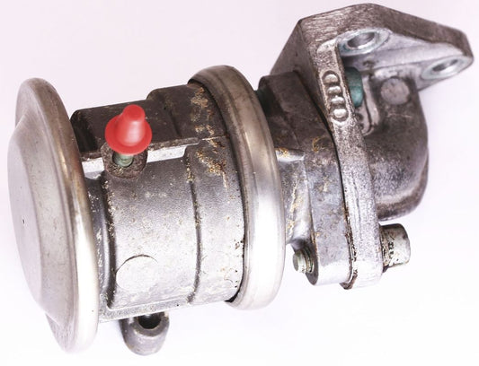RH EGR Combi Valve Audi A8 S8 D2 VW Phaeton Touareg 4.2 V8 - 078 131 102 F