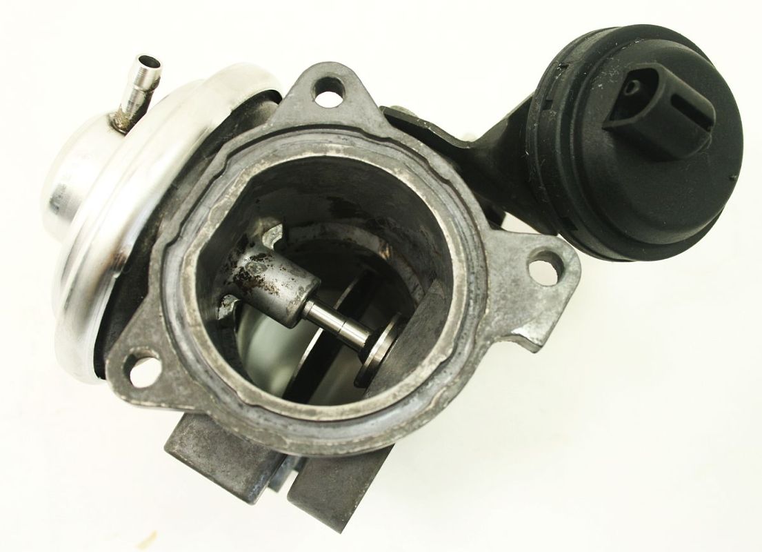 Genuine EGR Valve 00-03 VW Jetta Golf MK4 Beetle 1.9 ALH TDI - 038 129 637