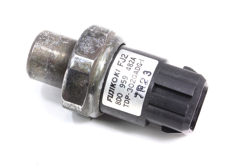 AC Pressure Switch 96-01 Audi A4 S4 VW Passat B5 - Genuine - 8D0 959 482 A
