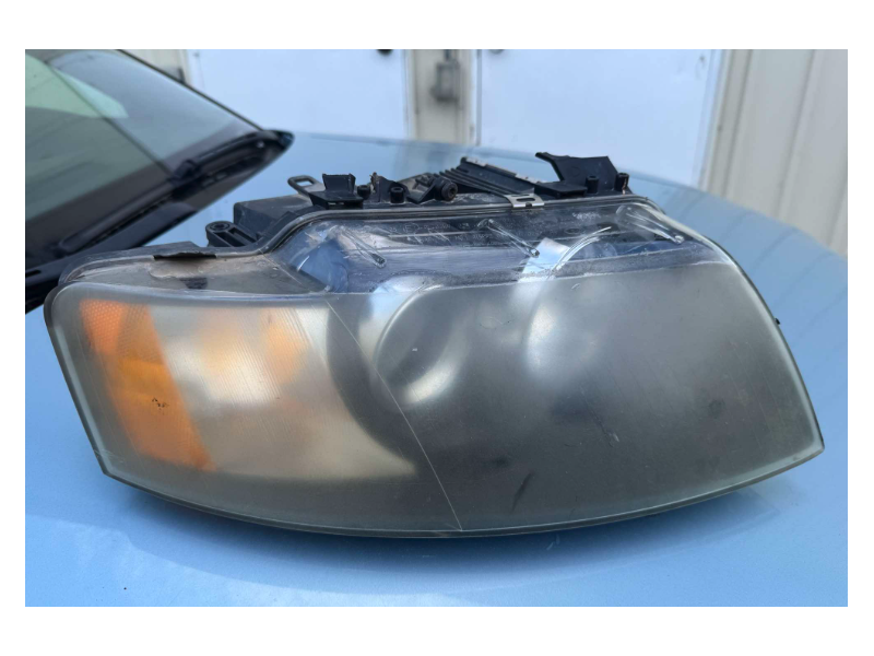 Custom Order: RH Headlight 2003 Audi A4 Convertible - For Parts