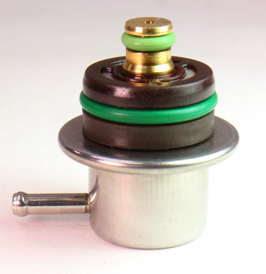 4.5 Bar Fuel Pressure Regulator VW Jetta Golf Audi TT A4 A6 Angled