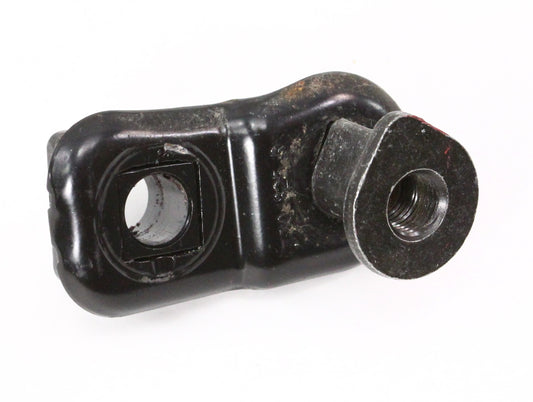 RH Seat Belt Receiver Mount Nut & Bracket VW Jetta Golf MK4 VW Passat B5 Beetle