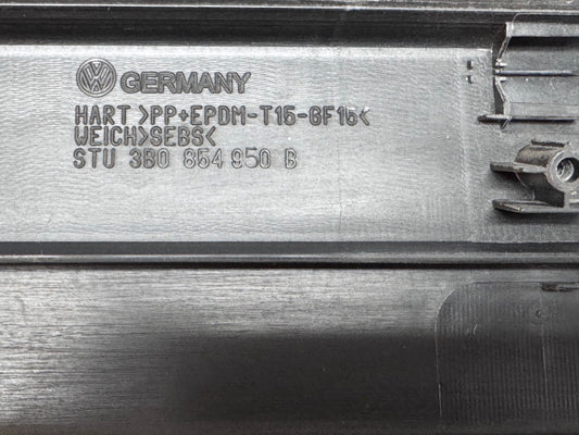 RH Rear Door Molding Lower Trim Blade VW Passat 98-05 B5 B5.5 - 3B0 854 950 B