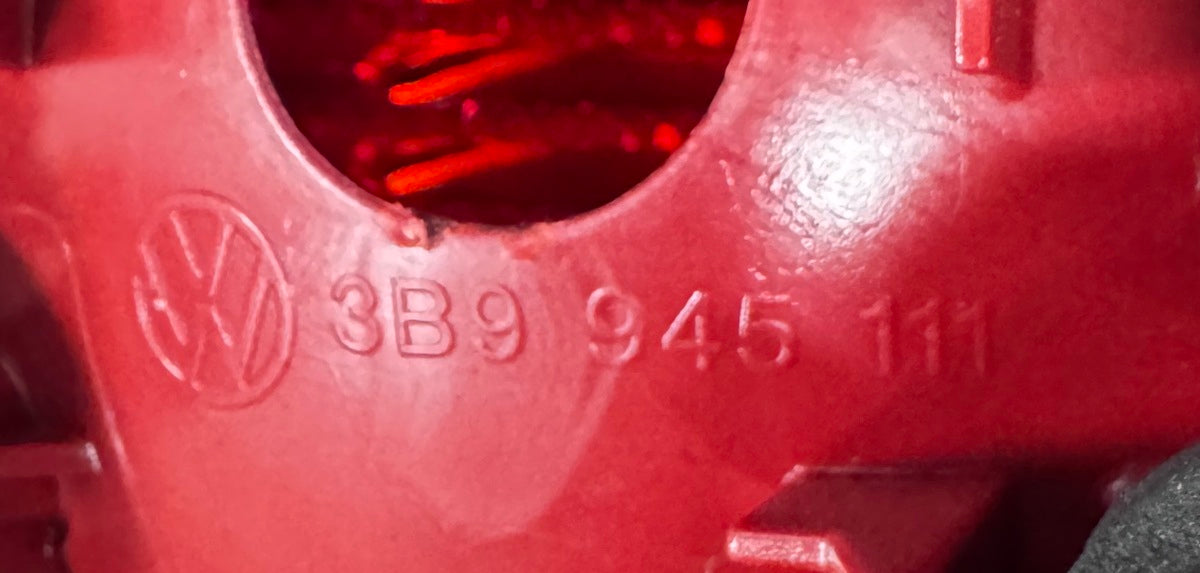 LH Tail Light Lamp 01-05 VW Passat Wagon B5.5 - Genuine - 3B9 945 095 S
