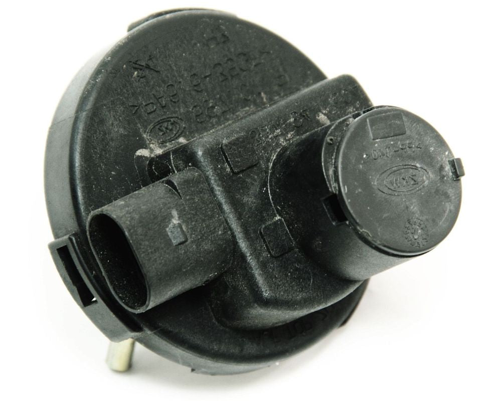 LH Fog Light Bulb Access Cap 01.5-05 VW Passat B5.5 Foglight Cover