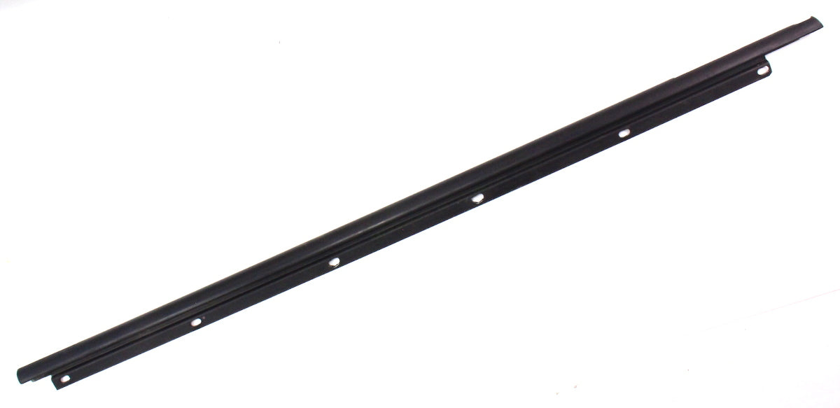 RH Front Exterior Door Window Scraper Trim Molding 05-10 VW Jetta Rabbit GTI MK5