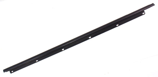 RH Front Exterior Door Window Scraper Trim Molding 05-10 VW Jetta Rabbit GTI MK5