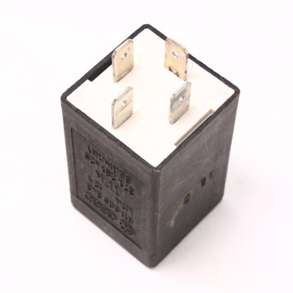 Genuine VW Audi Relay Jetta Golf GTI Scirocco MK1 MK2 Passat Vanagon 811 905 343