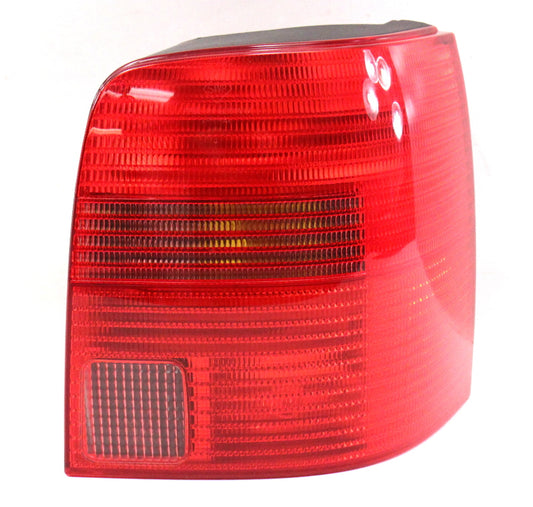 RH Taillight Tail Light Lamp 98-01 VW Passat Wagon B5 - Genuine - 3B9 945 112 L