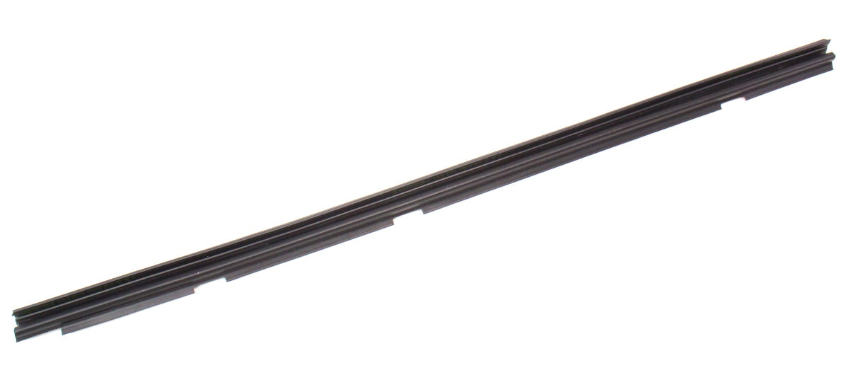 RH Front Interior Door Panel Window Scraper Trim 05-10 VW Jetta Rabbit GTI MK5