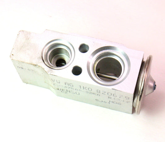 AC Expansion Valve VW Jetta Golf MK5 MK6 Passat B6 B7 Tiguan Beetle 1K0 820 679