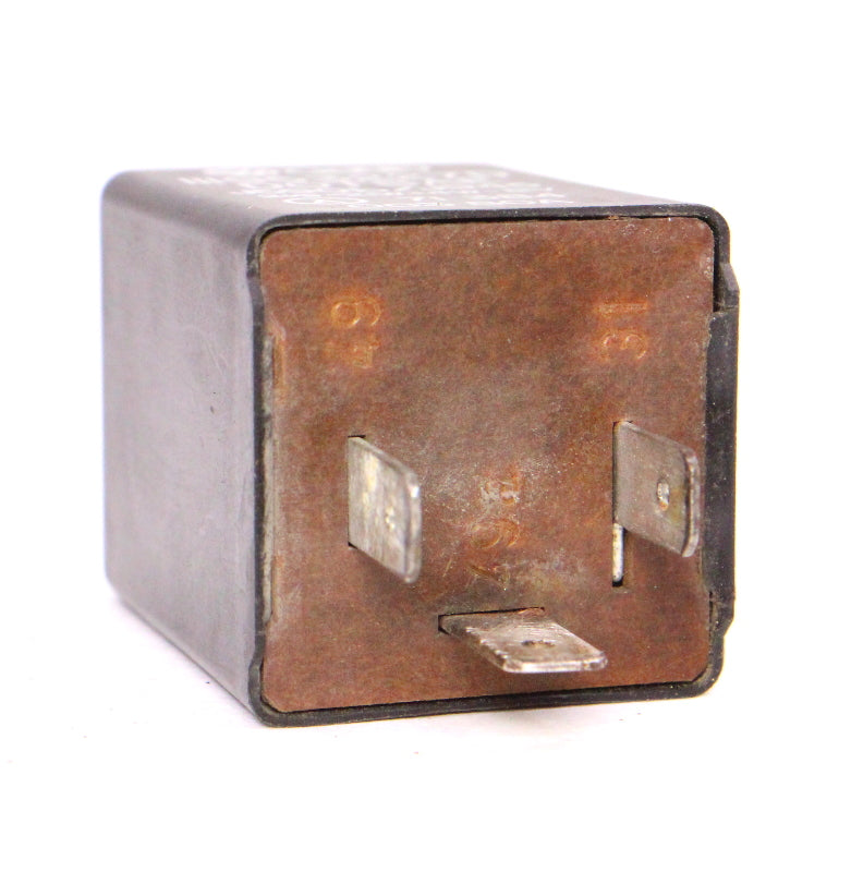 Turn Signal Flasher Relay Audi VW Jetta GTI Beetle Passat Vanagon 111 953 227 D