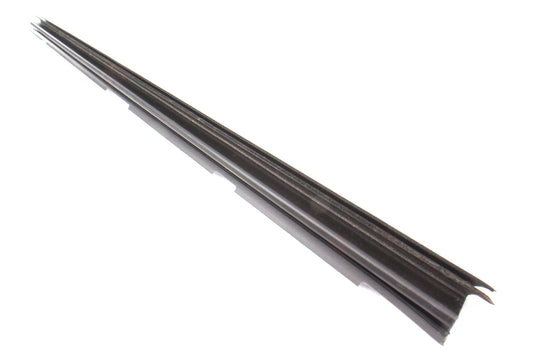 RH Front Door Panel Window Scraper Trim 05-10 VW Jetta Rabbit MK5 1K5 837 472 D