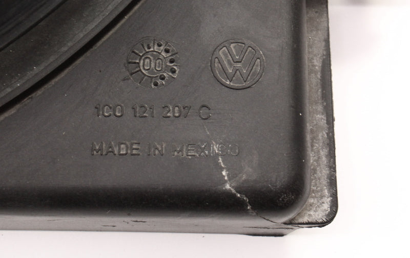Engine Radiator Cooling Fans Shroud 98-05 VW New Beetle ~ 1C0 121 207 C ~