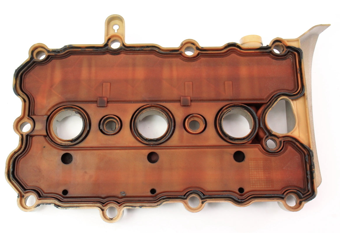 RH Valve Cover 05-09 Audi A4 A6 3.2 V6 BKH - Genuine - 06E 103 472 J