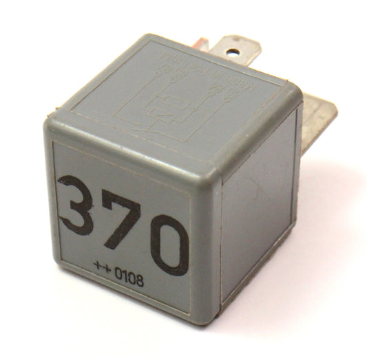 Fan Relay # 370 VW Passat Jetta Golf GTI Cabrio Audi A4 A6 ~ 8D0 951 253