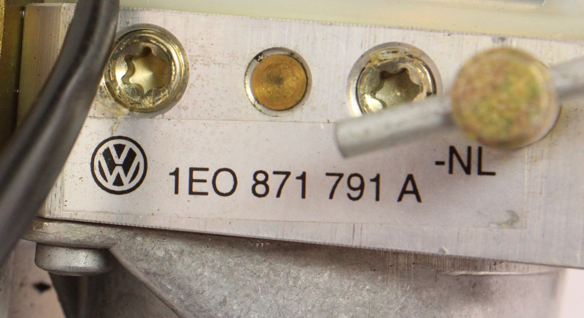 Convertible Top Hydraulic Motor Pump 95-02 VW Cabrio MK3 Genuine - 1E0 871 791 A