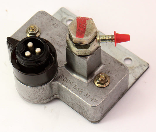 Fuel Injector Pressure Sensor 1991 Mercedes 300D 2.5 Diesel W124 - 0095423117