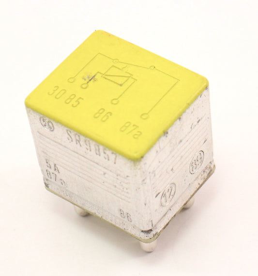Fuel Cut Off Relay Mercedes 300D W124 W126 W201 - 0015426119
